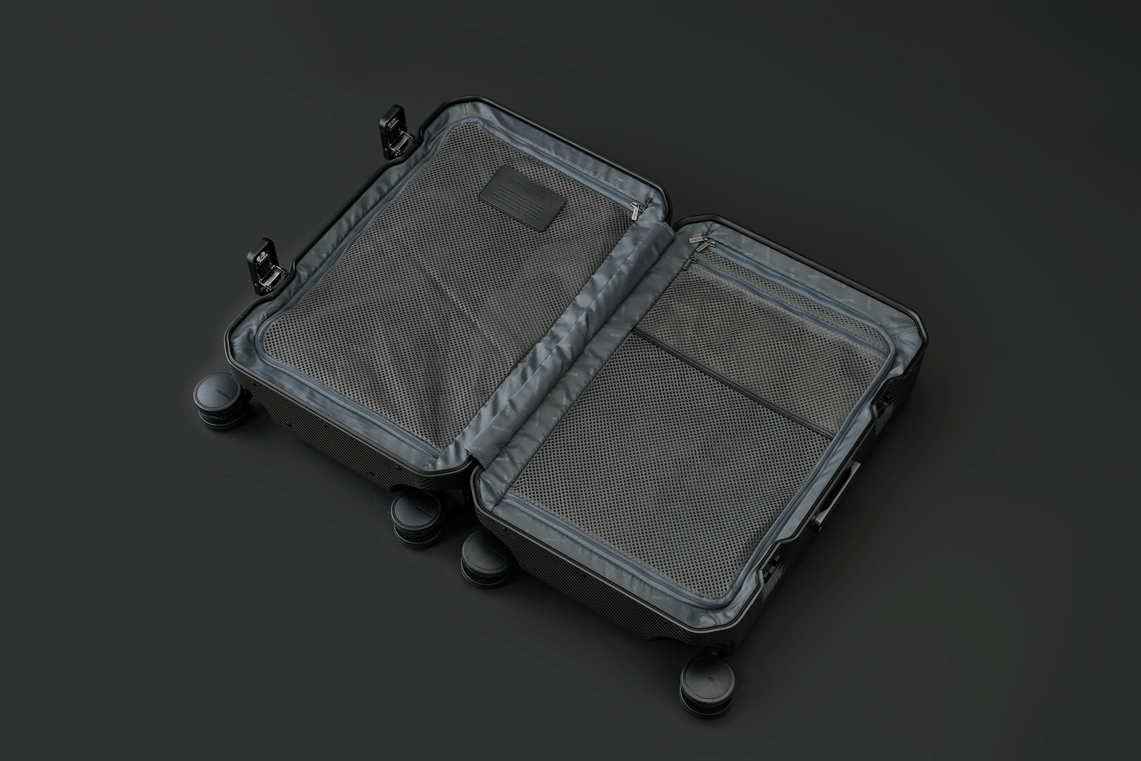 BLACKDIAMOND Bespoke Carbon Fiber Luggage – Stealth Black with Aluminu